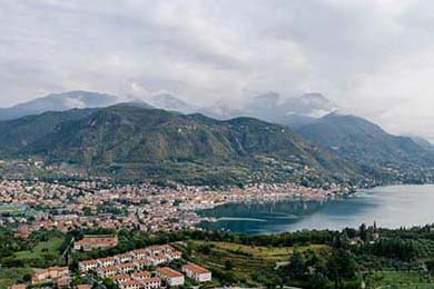 【香港金管局：2025年12月底官方外汇储备资产为4279亿美元】香港金融管理局公布，香港于2025年12月底的官方外汇储备资产为4279亿美元（2025年11月底为4294亿美元）。2025年12月底及11月底并无未交收外汇合约。为数4279亿美元的外汇储备资产总额，相当于香港流通货币5...